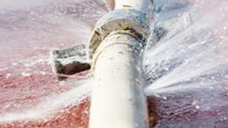 How to Weld a Leaking Water Pipe