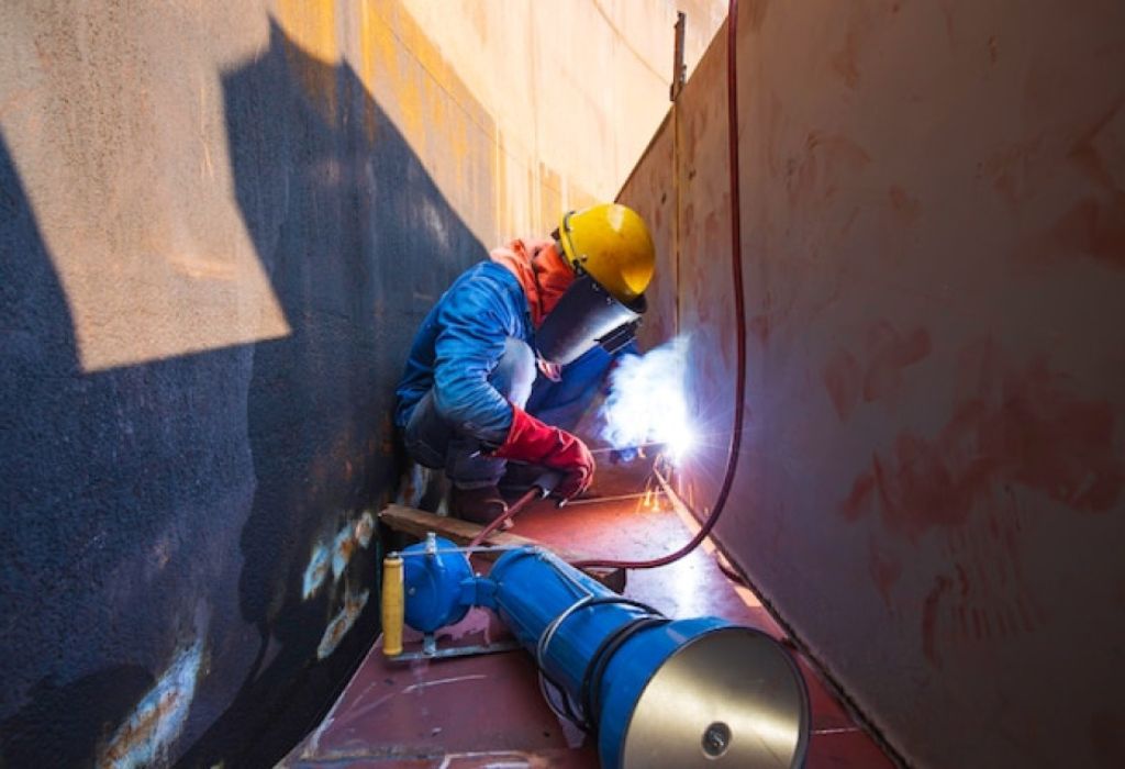 what is the average pay of pipe welder in illinois