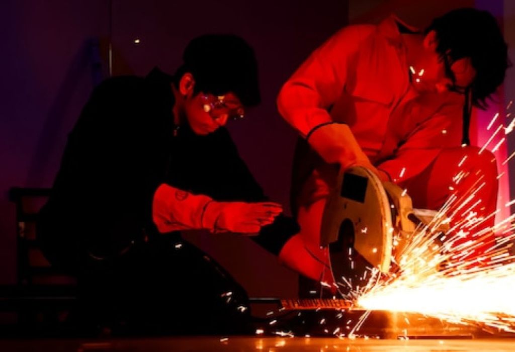 How Many Hours Does a Welder Work Per Week? 3 How to Choose a Schedule (and Negotiate It)