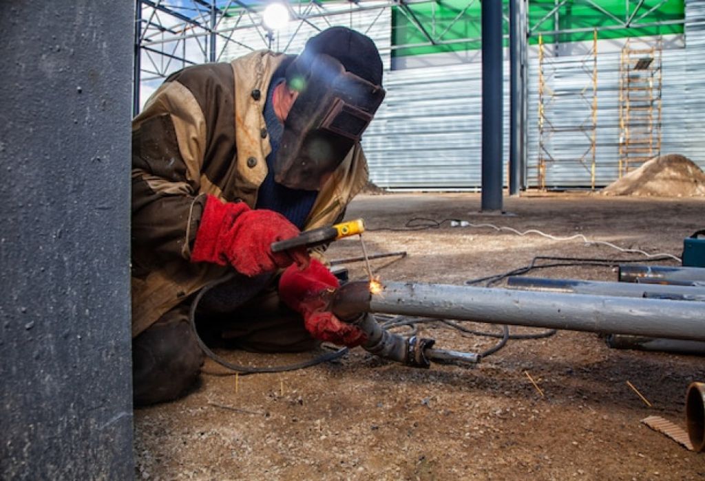 How to Become a Pipeline Welder: Step-by-Step Guide