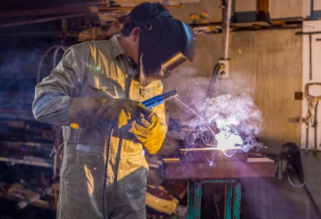 Tips for Succeeding as an Underwater Welder