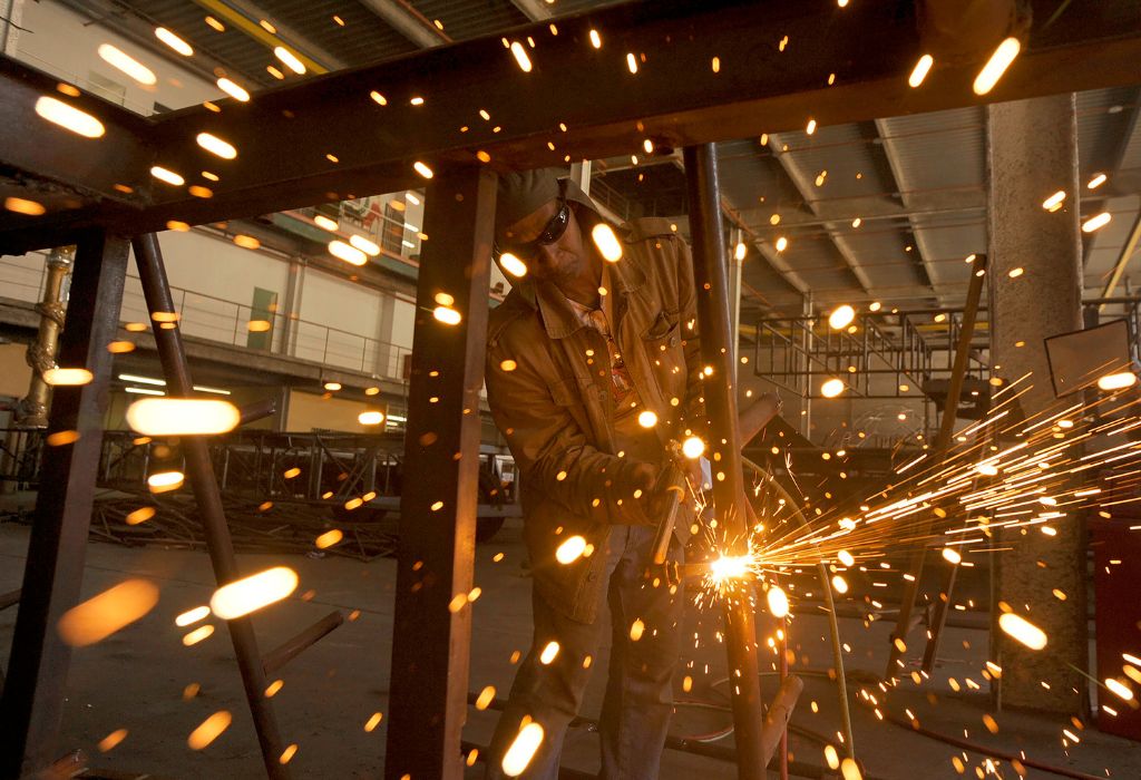 Tips to Maximize Welding Income: How Much Does a Welder Make?