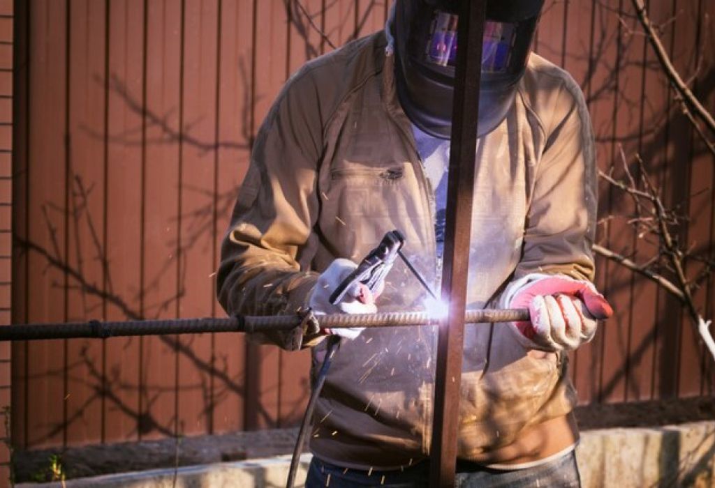 How Much Does a Welder Make in Colorado? Salary Guide 2 Experience Ladder: Entry-Level to Journeyman