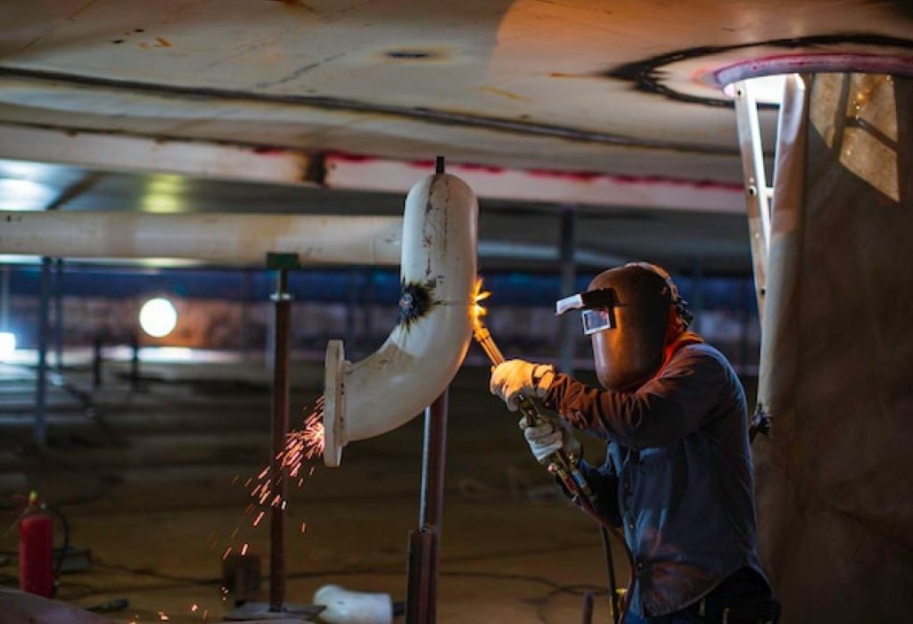 How to Become an Aerospace Welder: Step-by-Step Career Guide 2 Job Outlook and Career Advancement