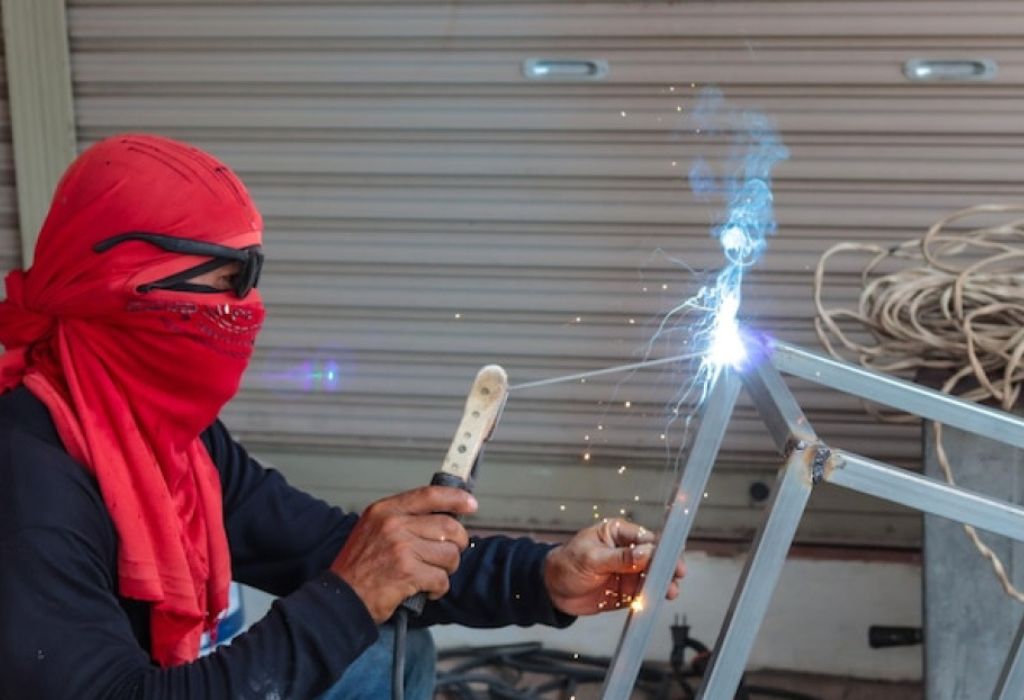 Can a Shock from a Welder Kill You? Avoid These Deadly Risks 1 Understanding Electric Shock in Welding