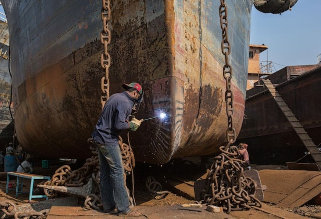 How Much Does a Ship Welder Make? Revealing the Salary Truth 1 What Is a Ship Welder?