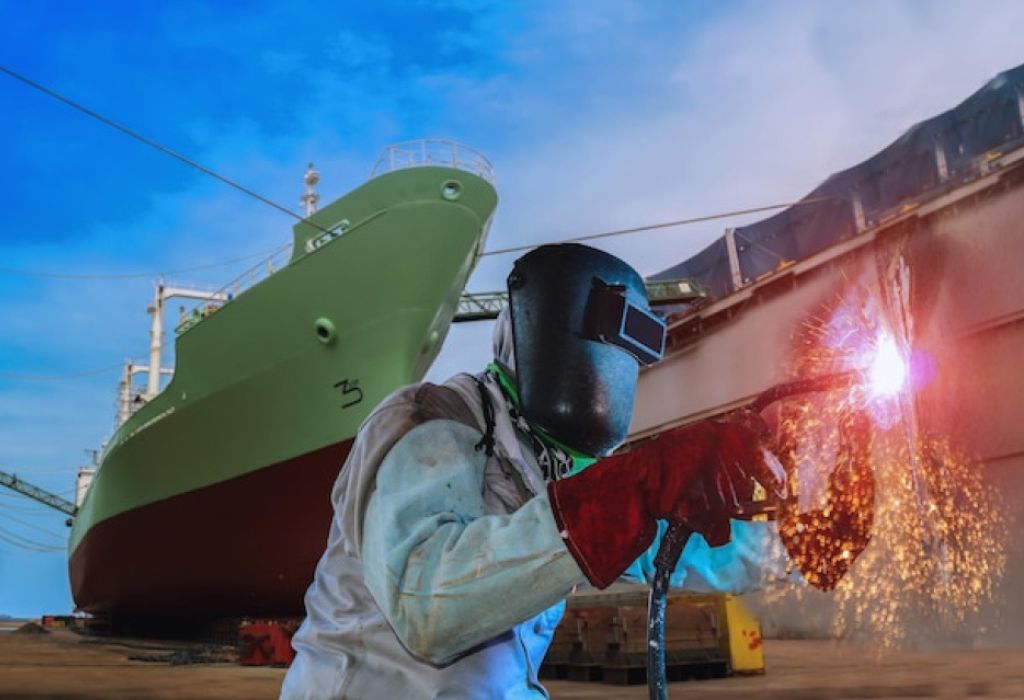 How Much Does a Ship Welder Make? Revealing the Salary Truth 2 Tips to Increase Earnings as a Ship Welder