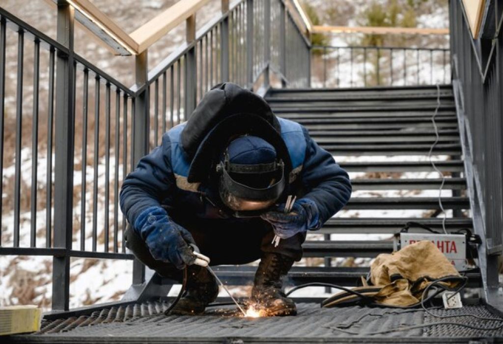 Can a Felon Be a Welder? Truth Explained 3 Industries and Jobs That Hire Felons