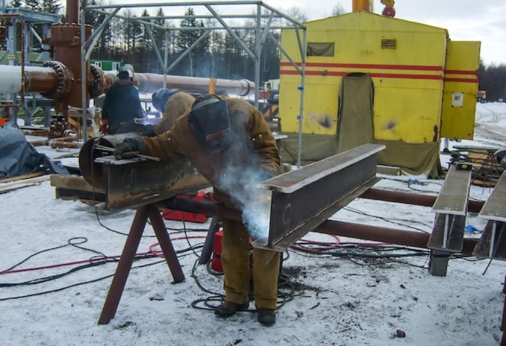 How Much Does a Welder Make in Alaska? Full Guide 3 Skills That Boost Welding Income