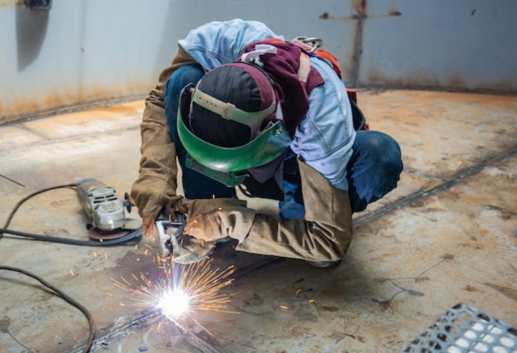 How Much Does a Welder Helper Make? Salary Guide 1 What Does a Welder Helper Do? Duties That Drive Pay