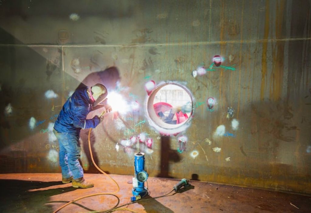 What Does an Underwater Welder Do Daily? Answered 2 Typical Projects by Industry