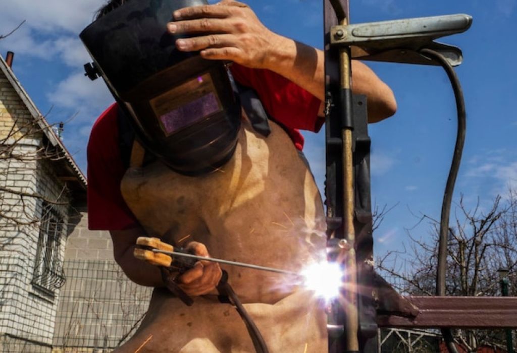 How to Become a Welder in Arizona: Full Guide 1 The Quick Answer: How to Become a Welder in Arizona