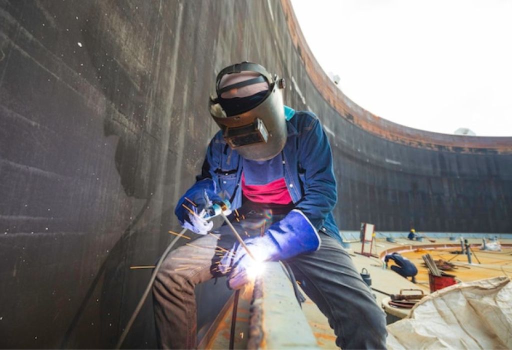How to Become a Welder in Arizona: Full Guide 3 Step-by-Step Checklist: Your First 90 Days