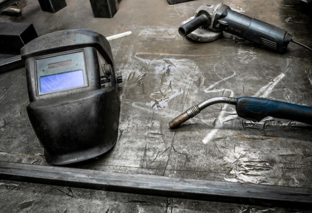 How to Choose a Welding Helmet – Expert Tips