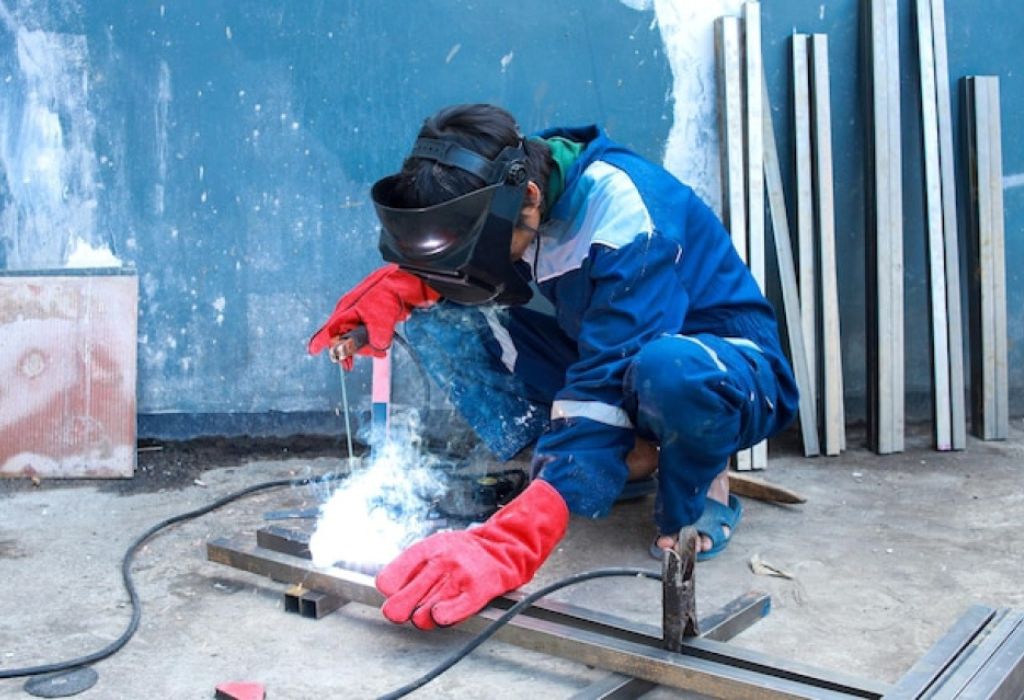 Understanding Auto Darkening Welding Helmets