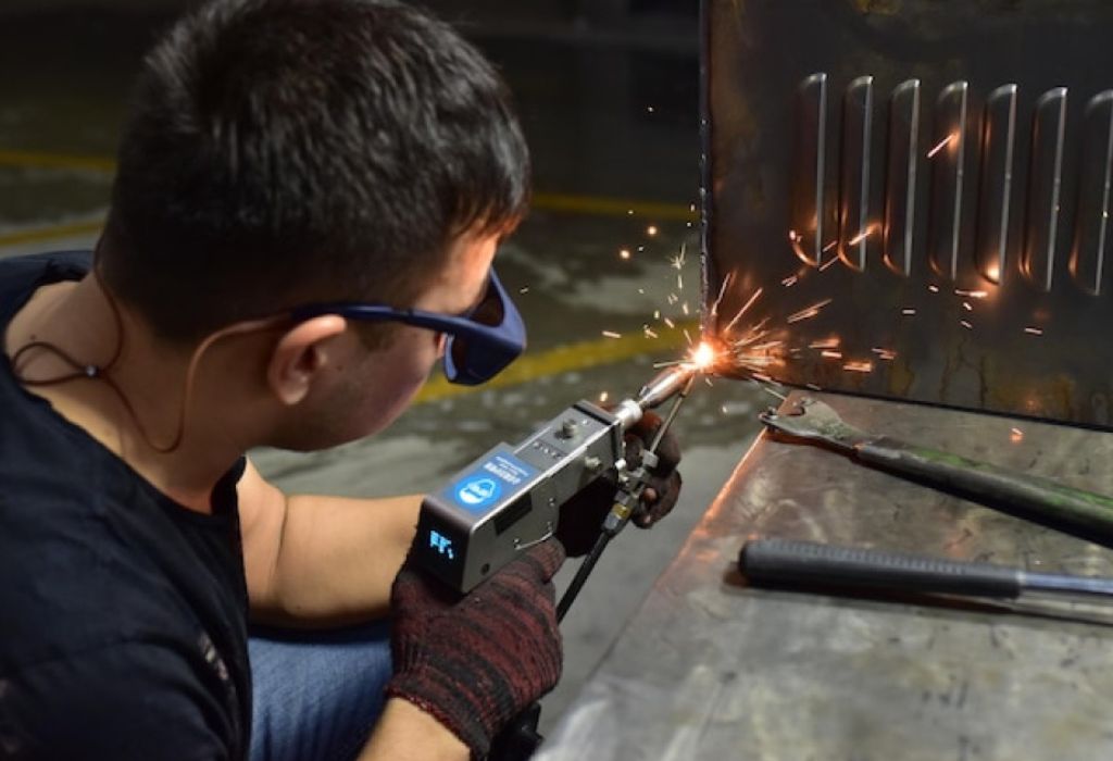 How Long to Become a Journeyman Welder? Timeline 2 Skills Required to Progress