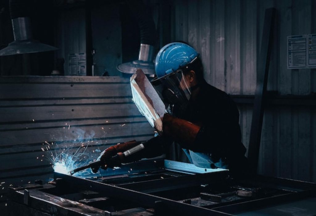 How Long Does It Take to Become a Master Welder? 2 How to Speed Up the Journey