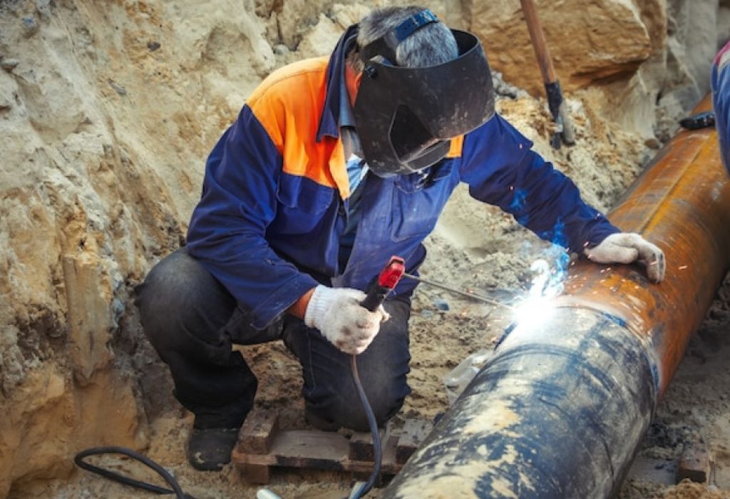 How Long Does It Take to Become a Pipe Welder? 3 Career Outlook and Salary for Pipe Welders