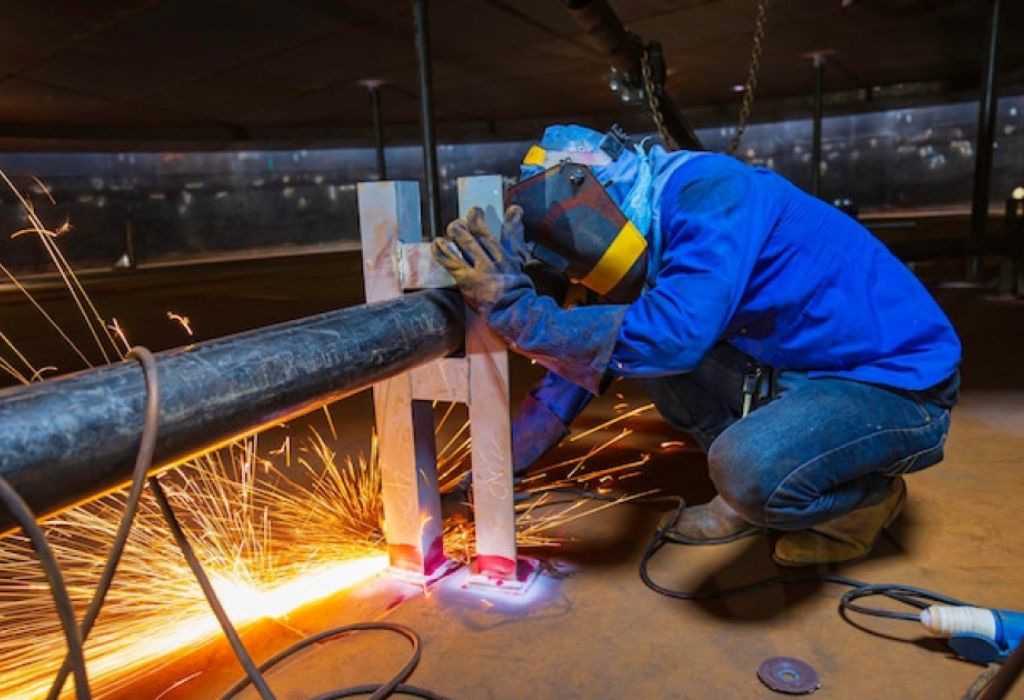 How Long Does It Take to Become a Pipe Welder? 2 Costs and Time Investment of Training