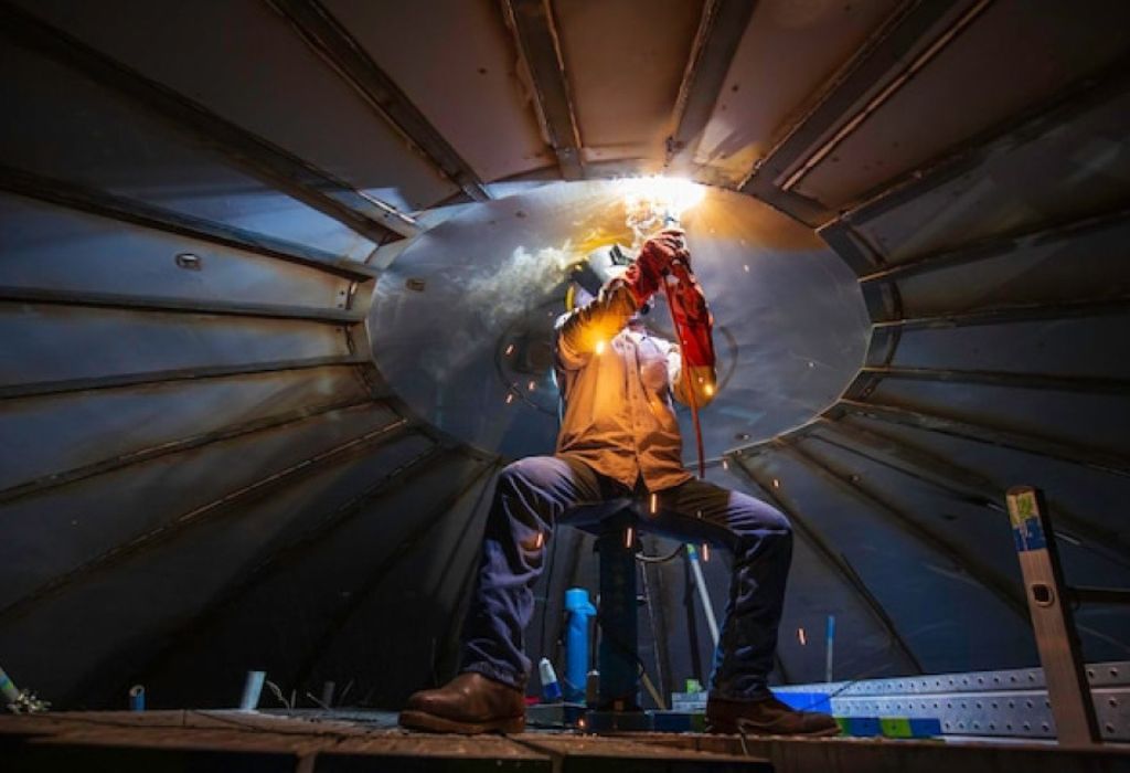 Nuclear Welder Salary: How Much Do They Make? 1 What Is a Nuclear Welder?