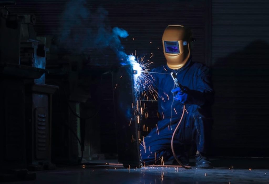 Nuclear Welder Salary: How Much Do They Make? 3 Challenges in Nuclear Welding
