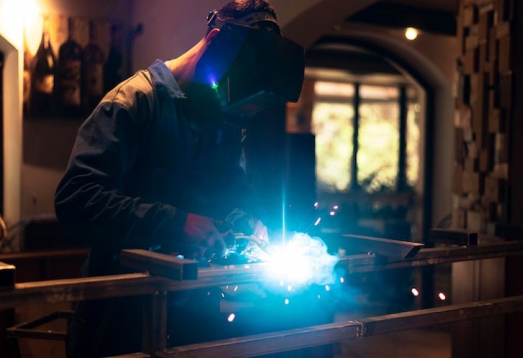 How to Become a Hyperbaric Welder Explained 1 What “Hyperbaric Welder” Really Means