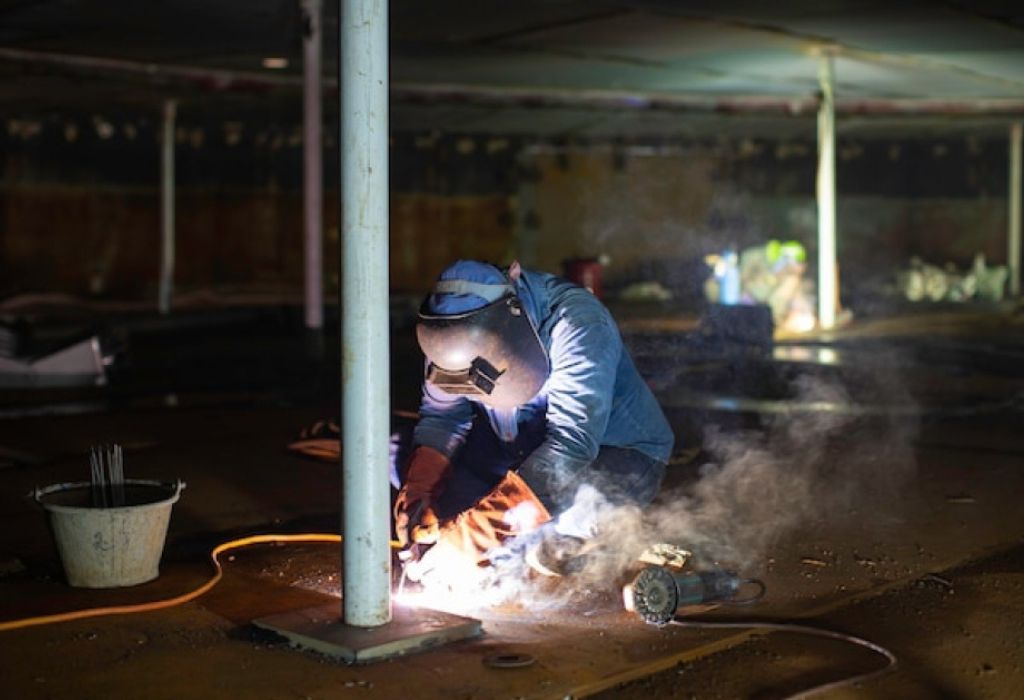 How to Become a Hyperbaric Welder Explained 3 Career Costs, Pay, and Outlook