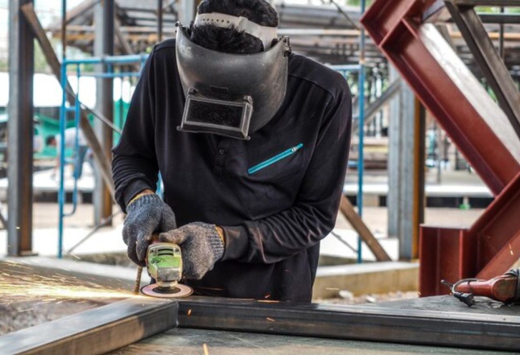 How to Weld Cast Iron with a MIG Welder Like a Pro 1 Why Cast Iron Is Tricky to Weld