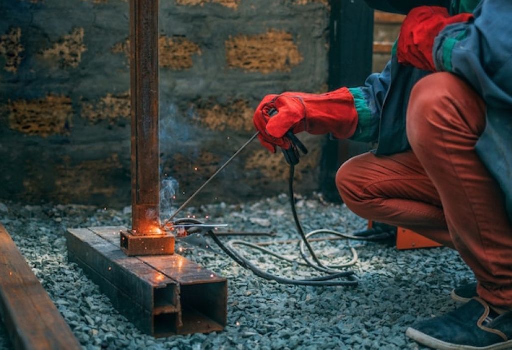 Does JB Weld Work on Cast Iron? Real Results Explained 1 What JB Weld Is (and What It Isn’t)