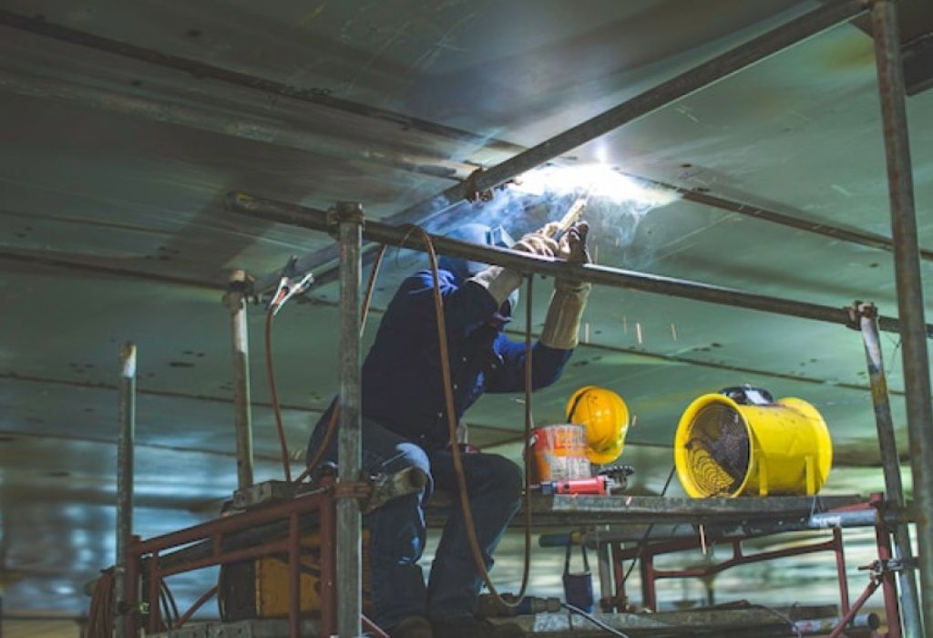 Why Welding Curtains Are Used in Every Work Area 1 What Are Welding Curtains and How Do They Work?
