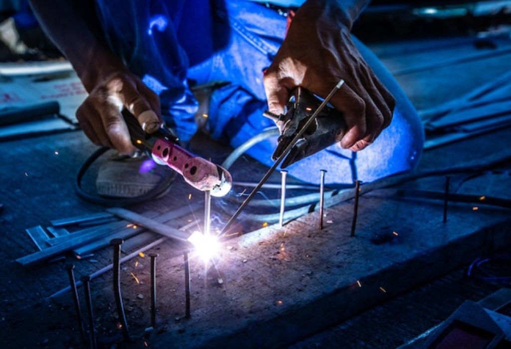 Why Welding Curtains Are Used in Every Work Area 2 Benefits of Using Welding Curtains