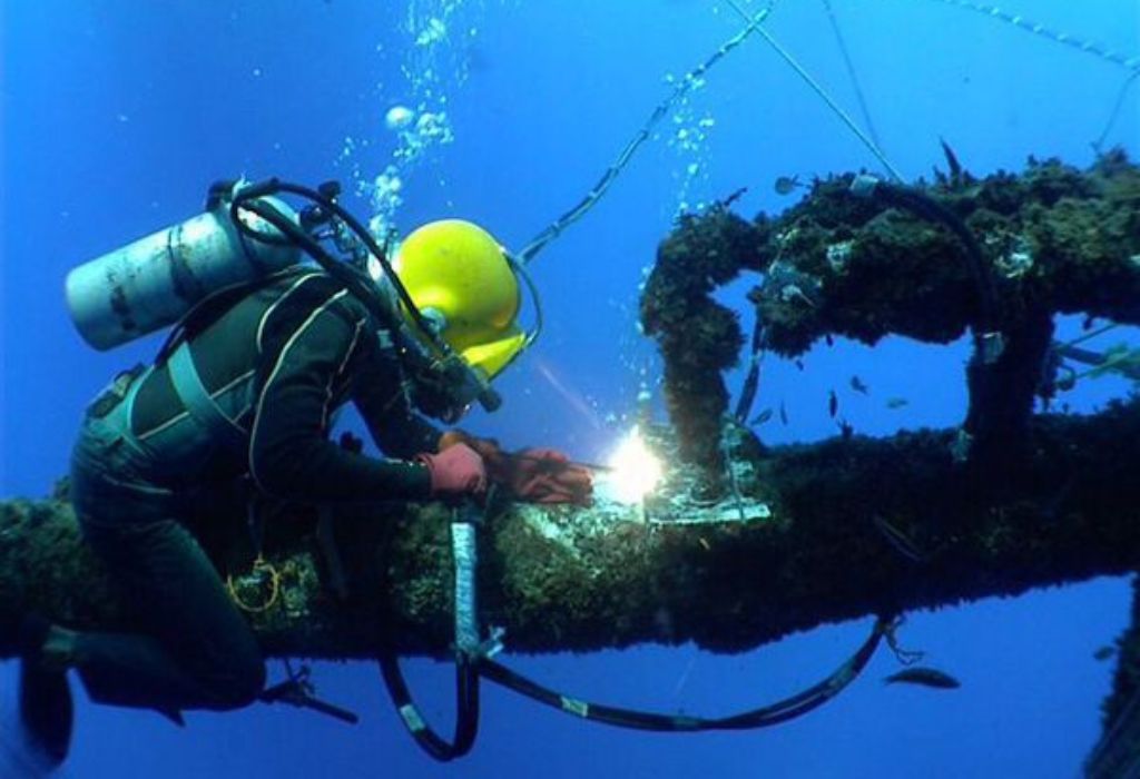 How Does Underwater Welding Work? The Full Process 1 What Is Underwater Welding?