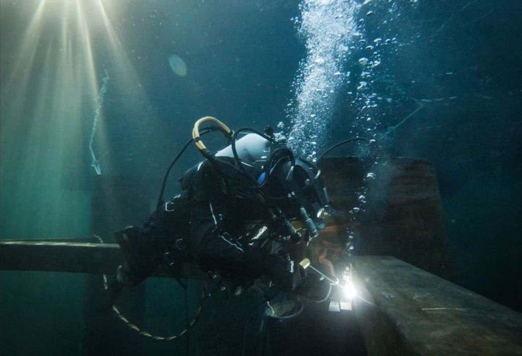 How to Weld Underwater: The Ultimate Diver’s Guide 1 What Is Underwater Welding (Hyperbaric & Wet)?