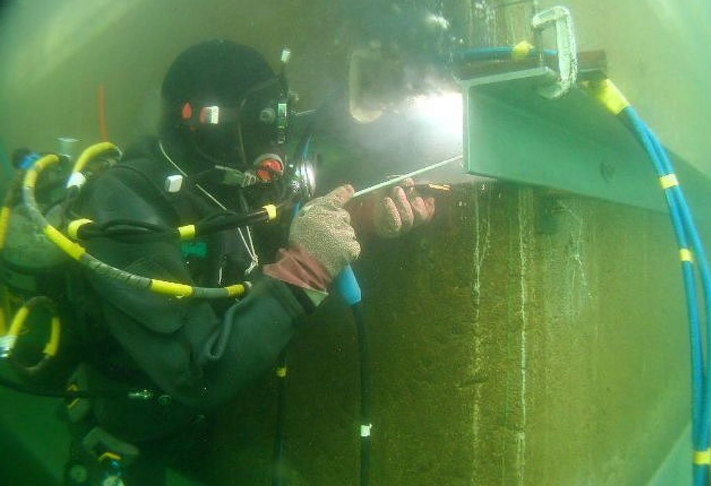 What Are the Dangers of Underwater Welding? Explained 3 Safety Measures and Risk Mitigation