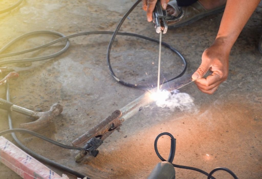 Can a Welding Machine Get Wet? Safety Explained 3 Modern Safety Features That Help