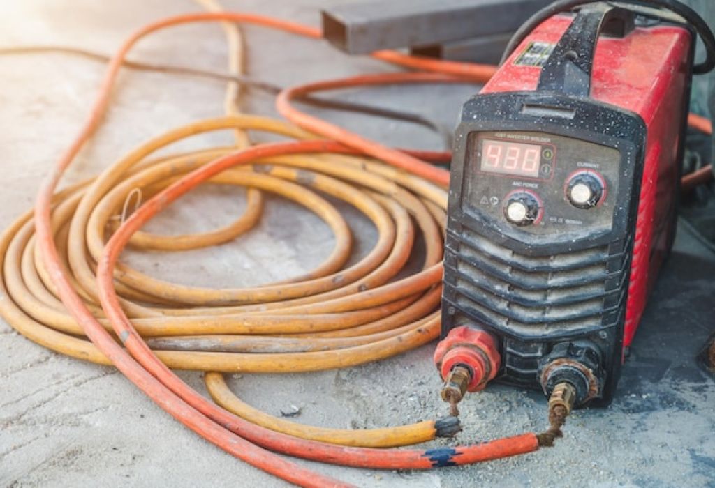 How to Jump Start a Welding Machine the Right Way 3 Compliance, Grounding, and Shock Prevention During Restart