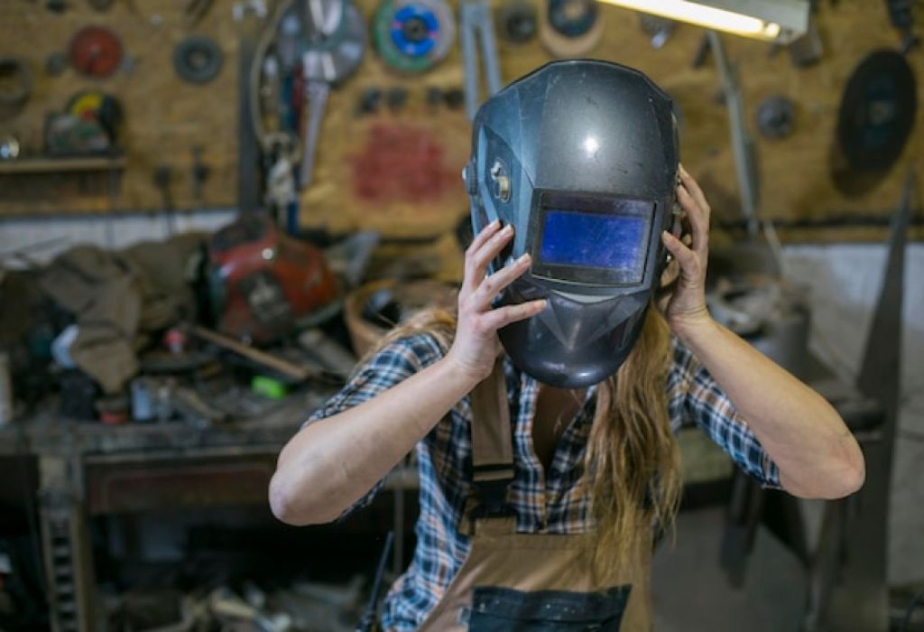 What Do Welding Helmets Protect You From? 2 Protection from Dust and Welding Fumes