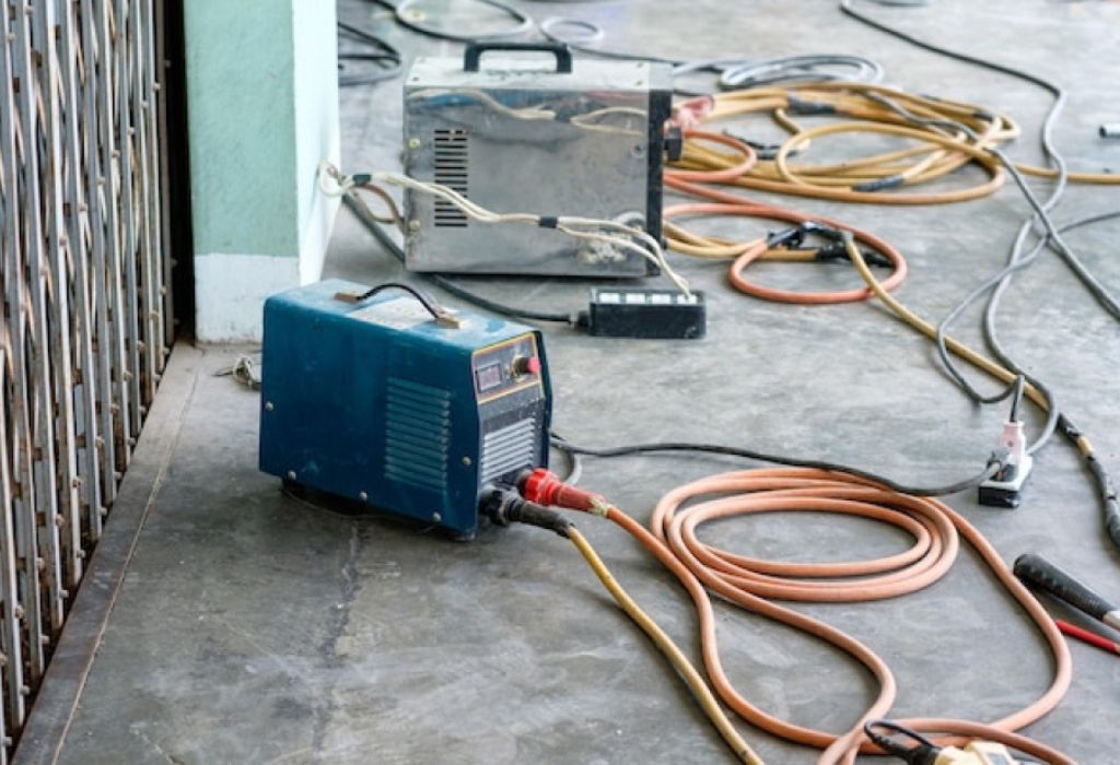 How to Use a Welding Machine Step by Step for Beginners 2 Welding Technique & Joint Execution