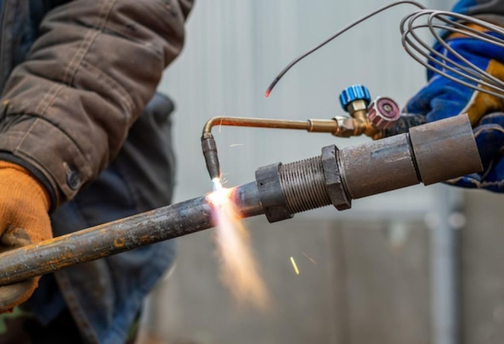 How to Become a Pipeliner Welder in 2025 2 Certifications & Codes You’ll Need