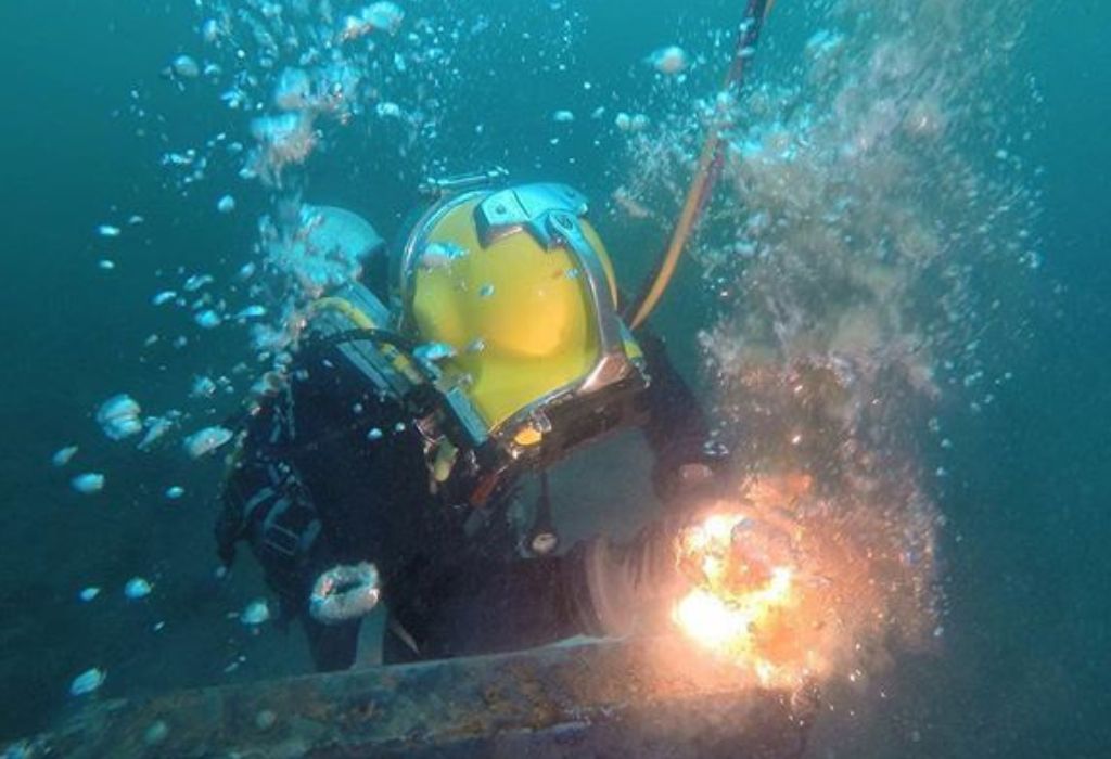 What Do You Need to Be an Underwater Welder? Full Guide 1 What Are the Three 3 Types of Welding Machine?