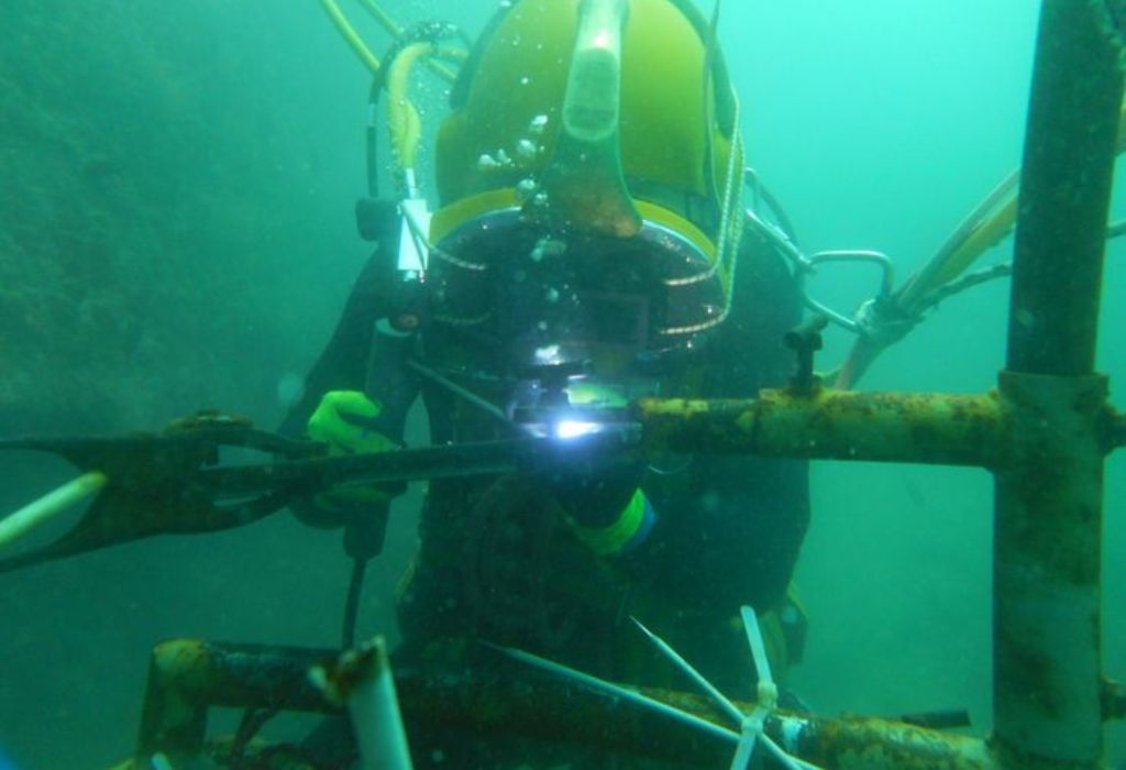 What Do You Need to Be an Underwater Welder? Full Guide 2 Power and Performance: Matching Machine to Metal