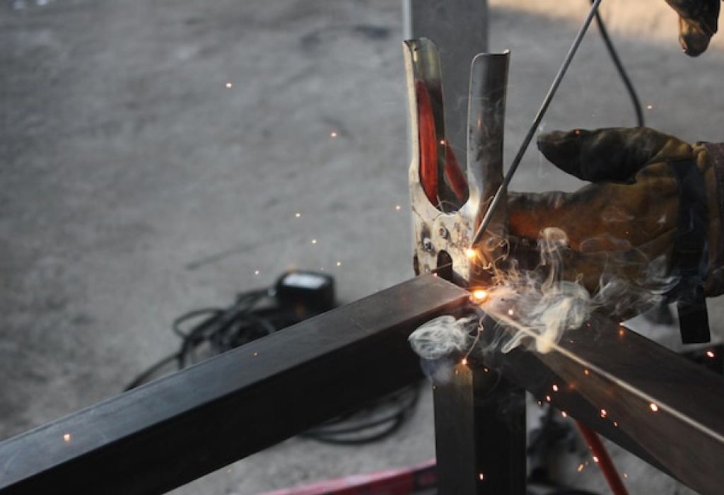 How to Weld on Cast Iron the Right Way 1 What Makes Cast Iron Hard to Weld