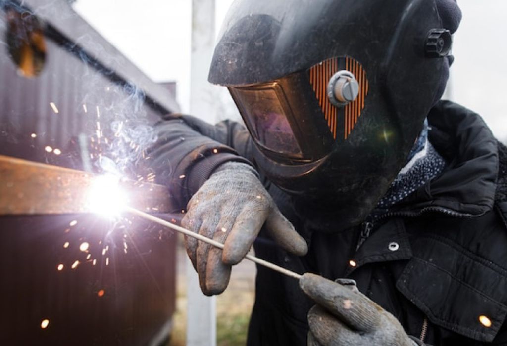 Can You Weld Cast Iron with a MIG Welder? Expert Tips 1 H2: Quick Answer and Why It Is Tricky