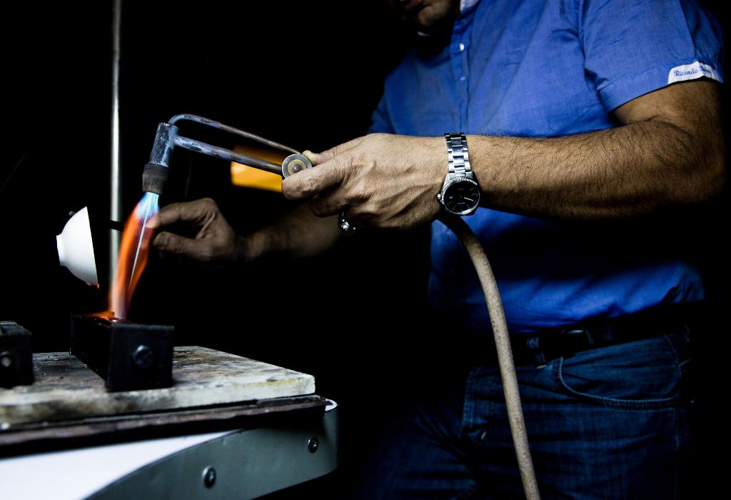 How To Weld Magnetized Pipe: A Step-By-Step Guide To Stop Arc Blow