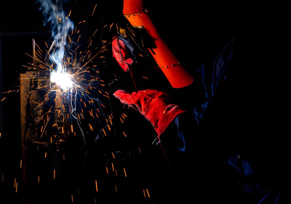 Can a Bat Bite Through Welding Gloves?