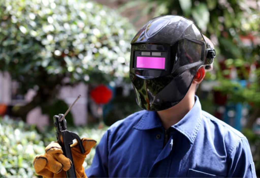 When to Replace the Entire Welding Helmet