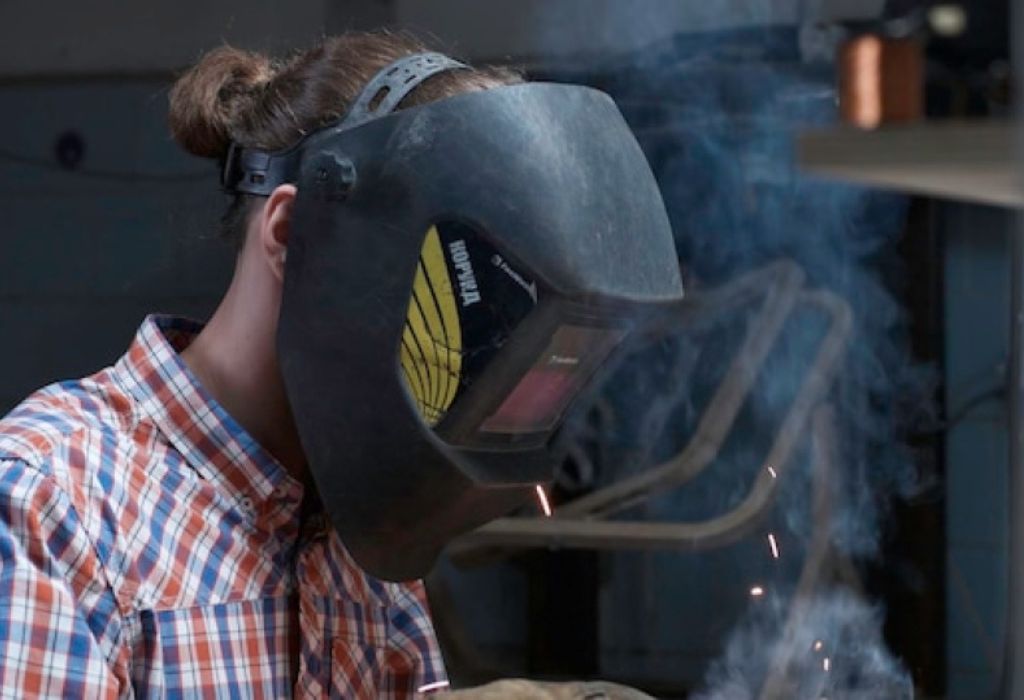 How Welding Helmets Work