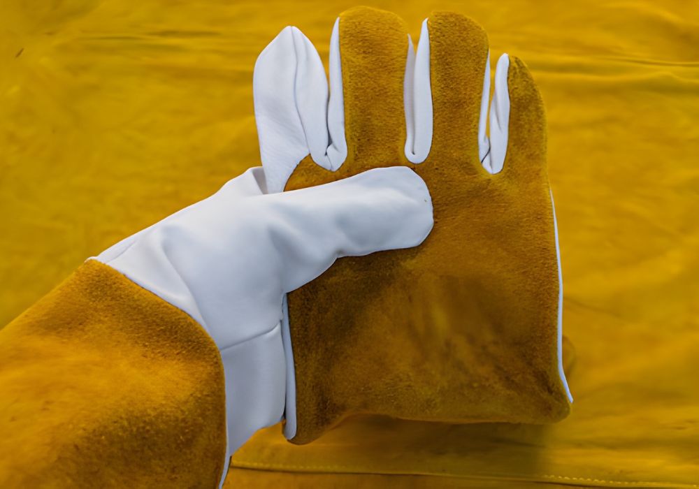 Fireproof vs Heat-Resistant: Understanding the Difference