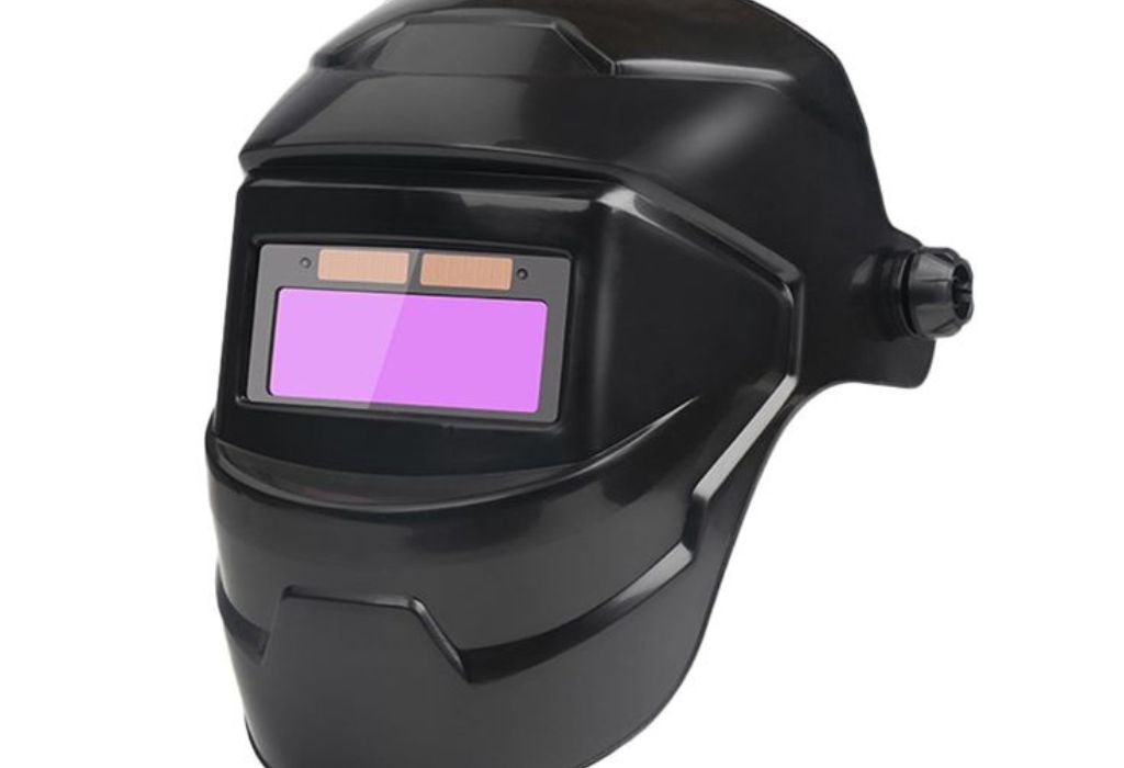 What Is an Auto Darkening Welding Helmet & How It Works