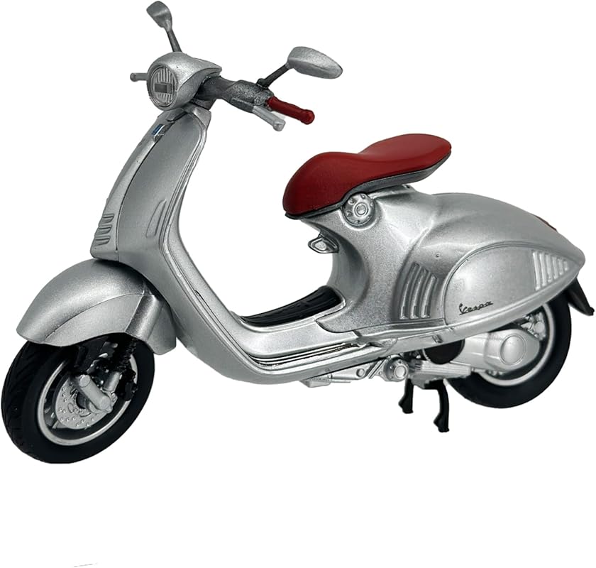 Vespa 946 (2014) Scale Model: A Detailed 1:18 Die Cast Moped Scooter